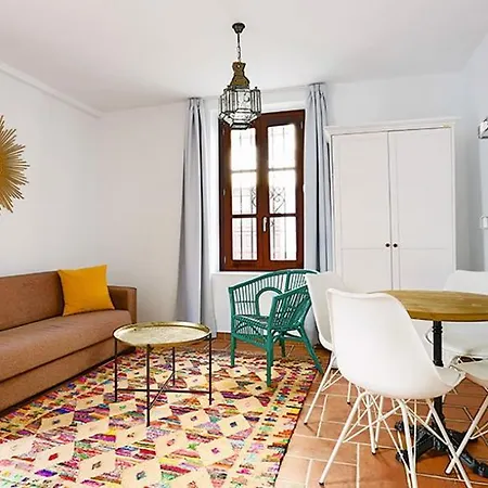 Urban Vida Alcazar Apartment *