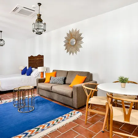 Oyo Urban Vida Alcazar