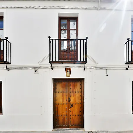 Oyo Urban Vida Alcazar Apartmán *